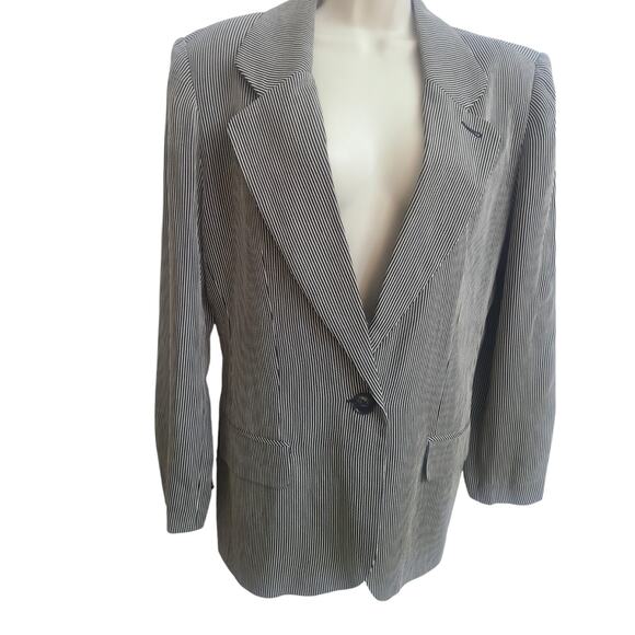 Women's Pinstripe Blazer Size 10 Black White Classic Professional Plus Chic - Picture 2 of 7